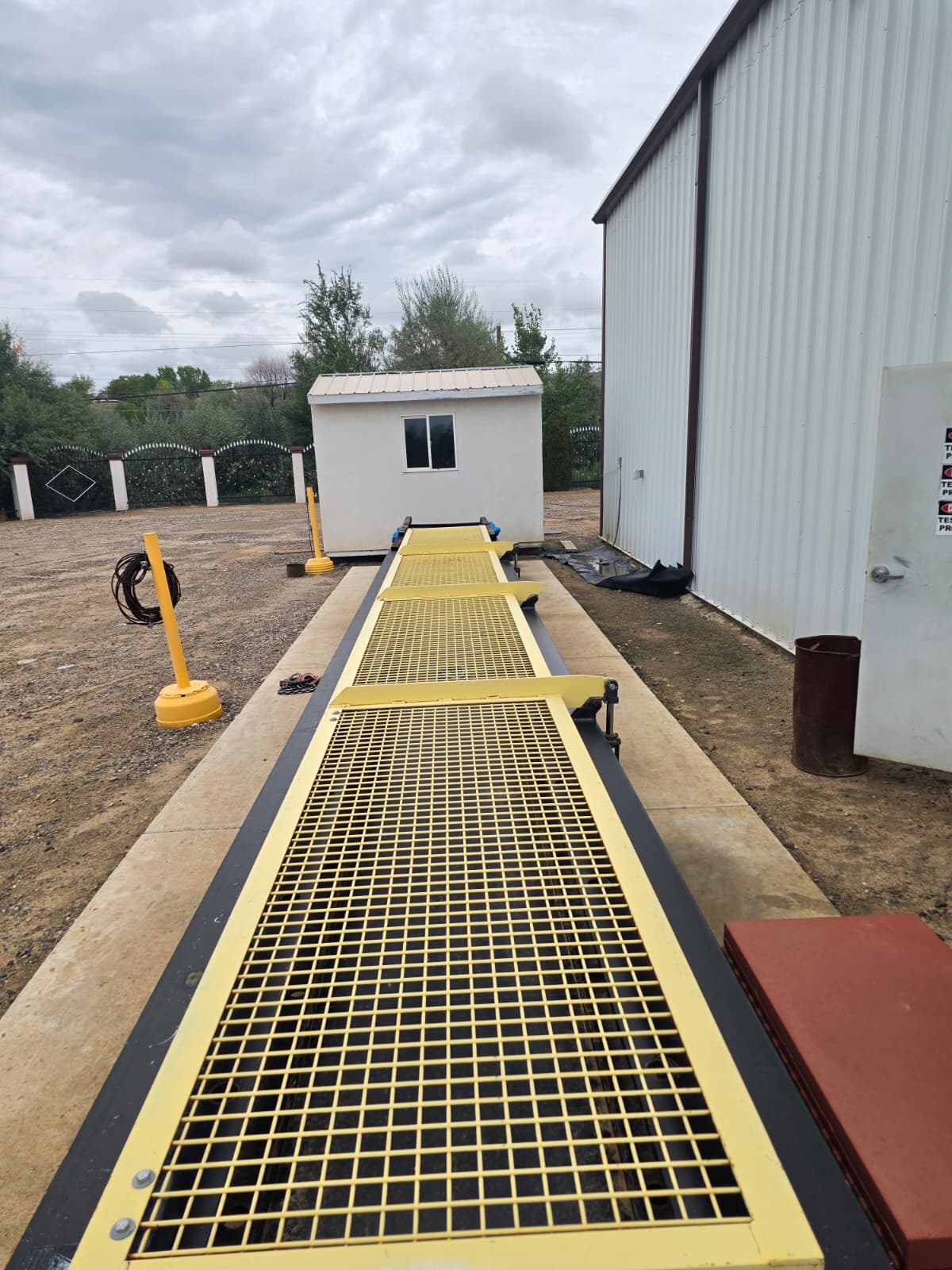 Outdoor load-testing bed at Zia Wire Rope