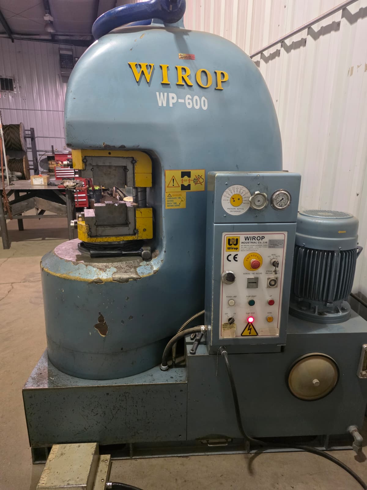 Wirop WP-600 swaging press used to fabricate wire rope